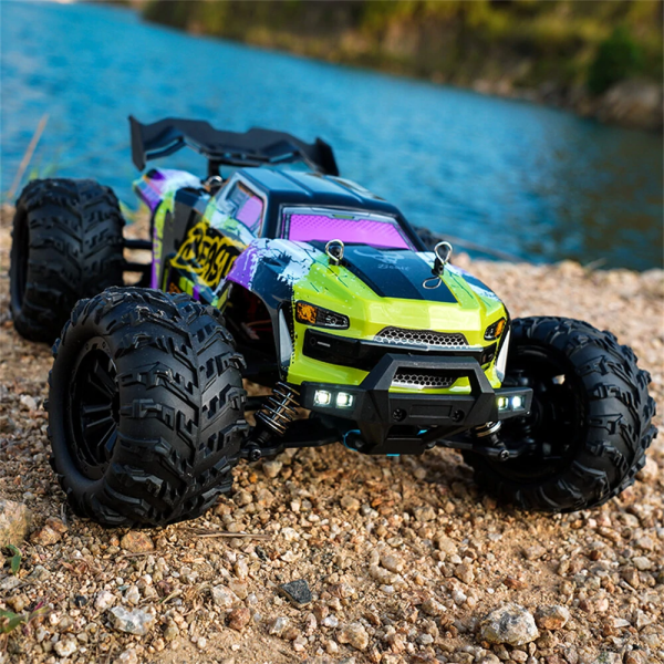 Машина на пульте SG116PRO Радиоуправляемая модель масштаб 1:16, монстр-трак, 4WD, с полным приводом для детей