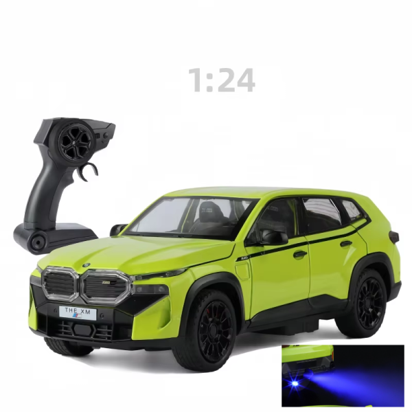 Радиоуправляемая машинка BMW XM 1:24 машинка на пульте METAL RC со светом, звуком и дымом.
